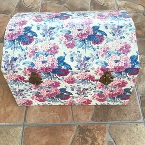 Mini sized floral trunk